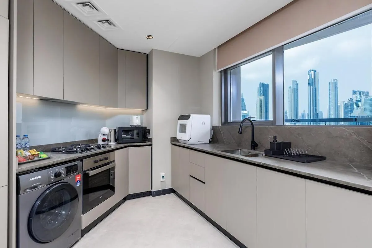 Waves - Elegant Waterfront Living In Dubai'S Business Bay Apartment United Arab Emirates