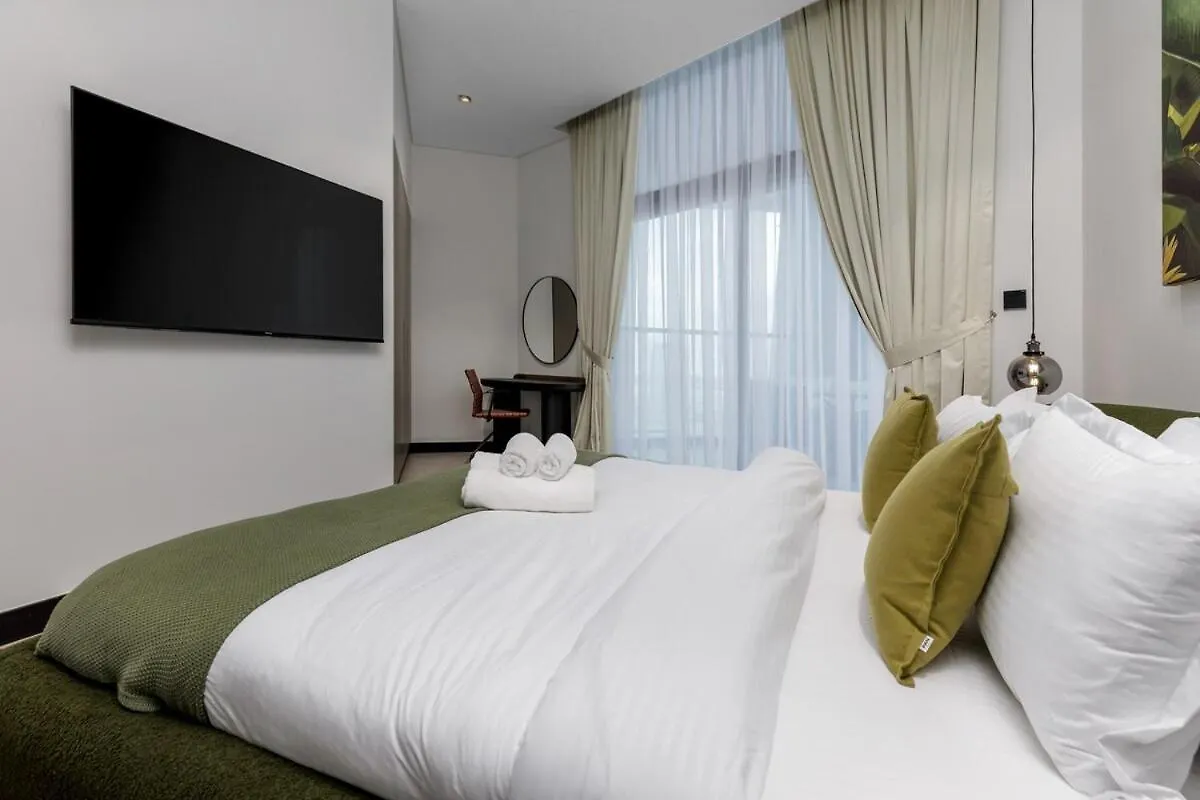 Waves - Elegant Waterfront Living In Dubai'S Business Bay Apartment Dubai