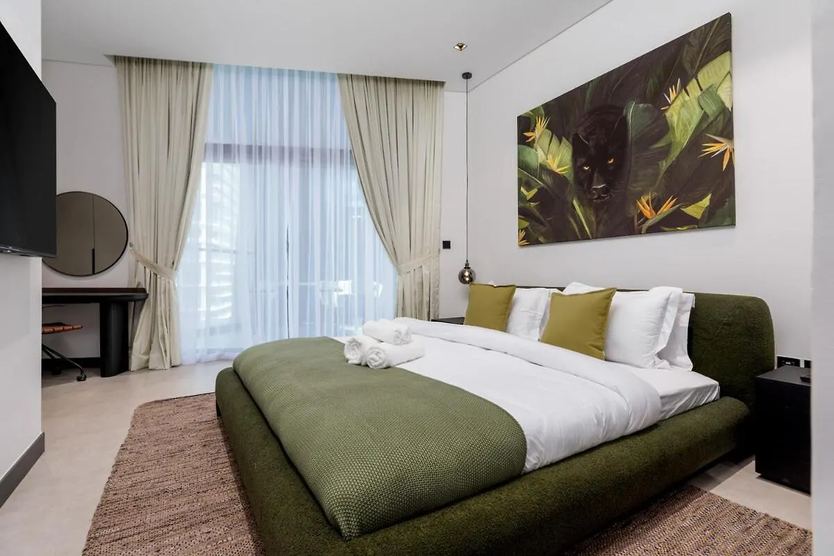 Waves - Elegant Waterfront Living In Dubai'S Business Bay Apartment 0*, Dubai United Arab Emirates