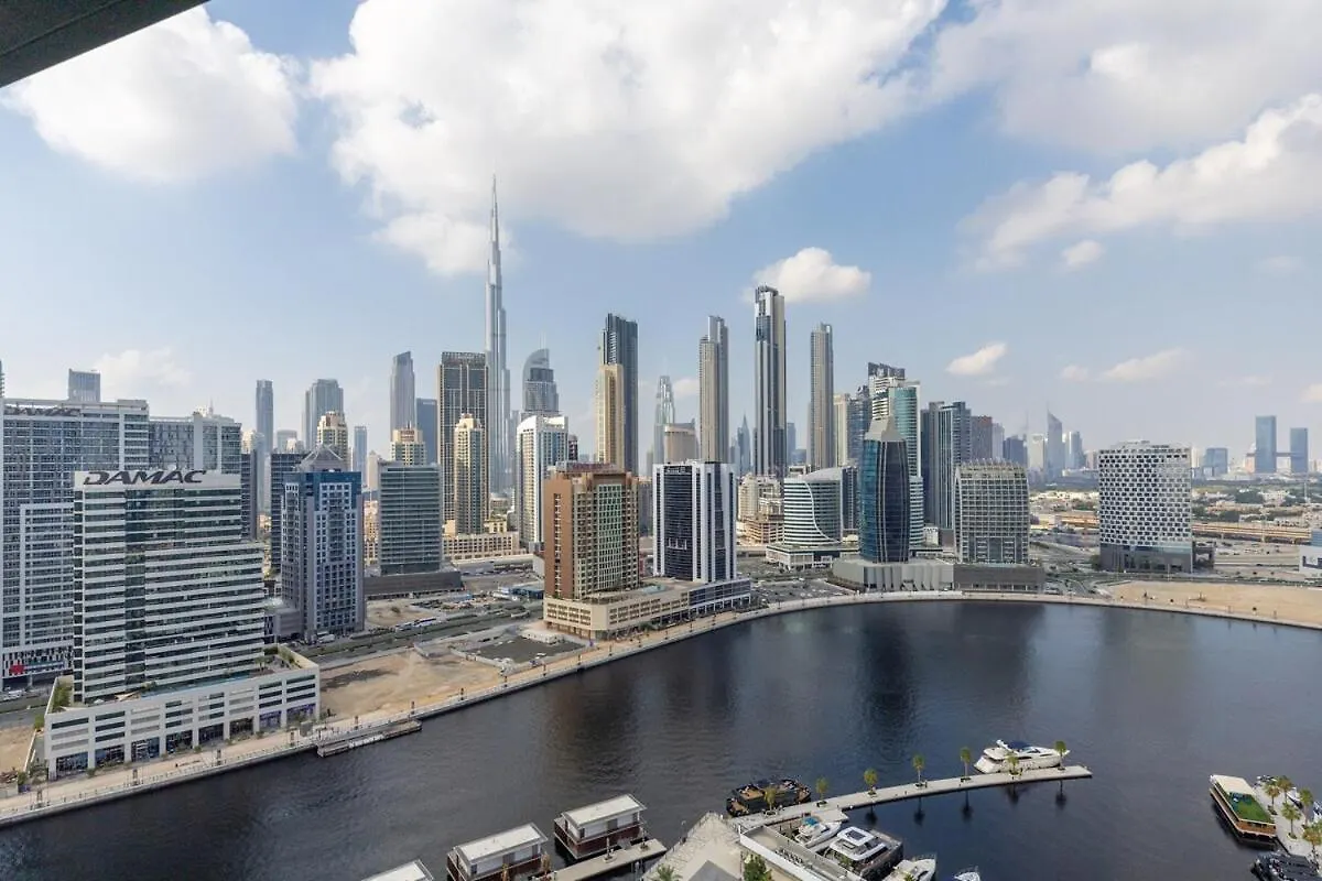 Waves - Elegant Waterfront Living In Dubai'S Business Bay Apartment 0*, Dubai United Arab Emirates